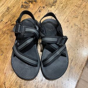 Men’s Chacos size 7